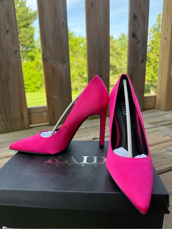 Raid Shoes - Women’s Raid Hot Pink Pointed Toe Stiletto Heels